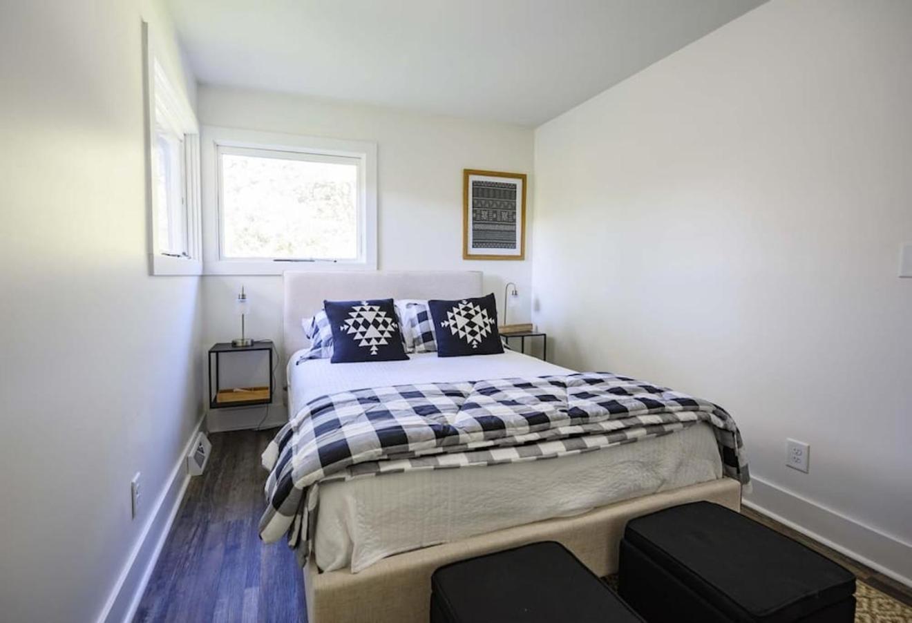 Winchester Gorgeous Renovated Home With Large & Private Lot מראה חיצוני תמונה