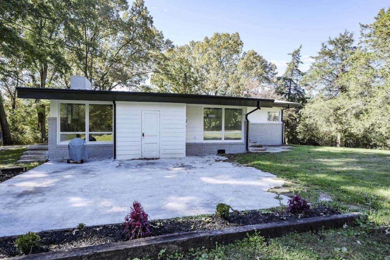 Winchester Gorgeous Renovated Home With Large & Private Lot מראה חיצוני תמונה