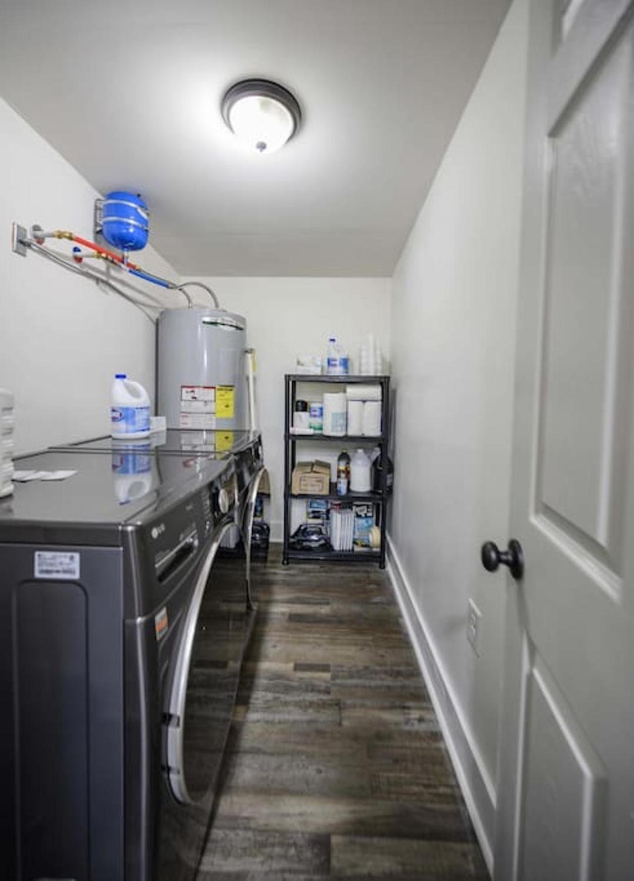 Winchester Gorgeous Renovated Home With Large & Private Lot מראה חיצוני תמונה