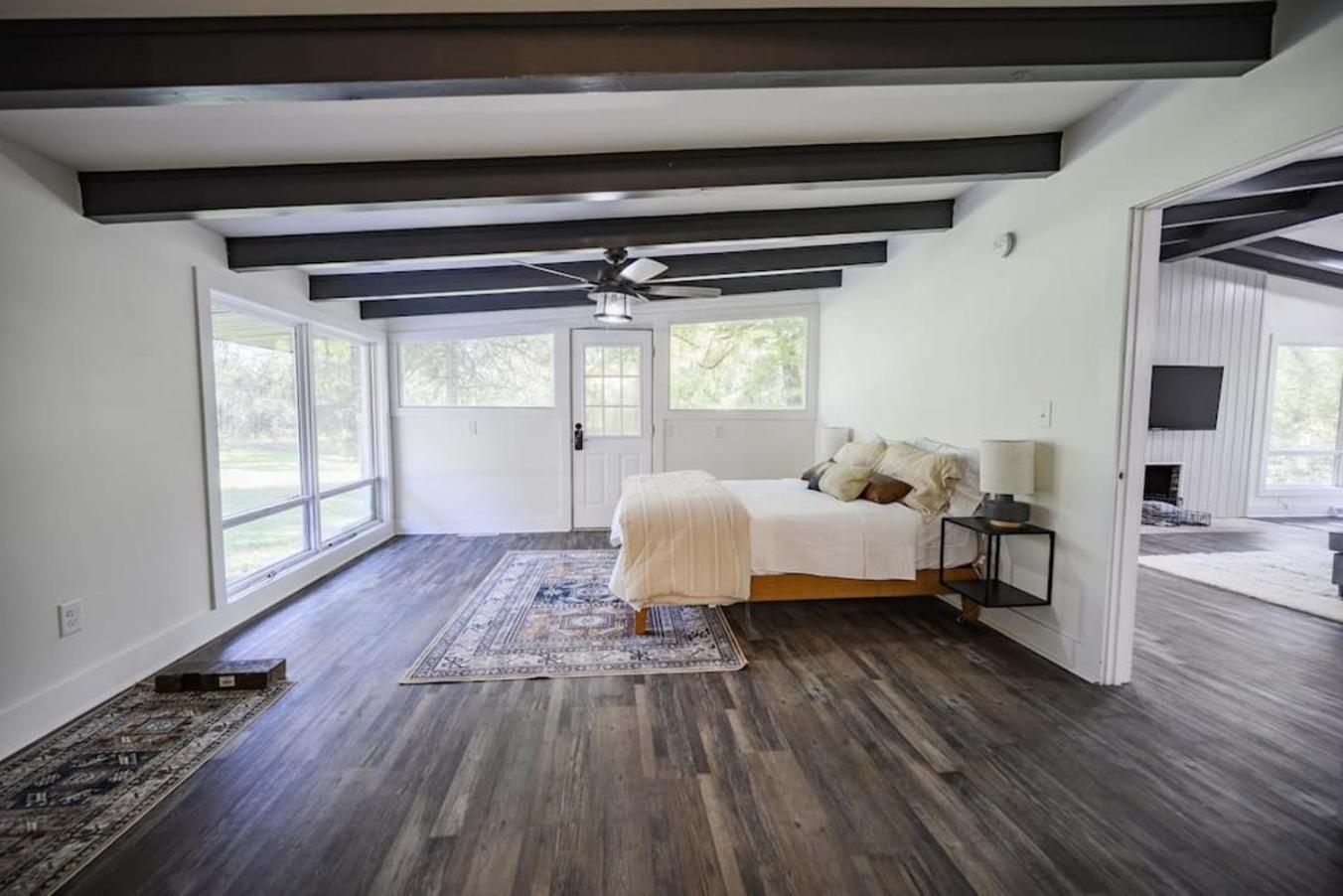 Winchester Gorgeous Renovated Home With Large & Private Lot מראה חיצוני תמונה