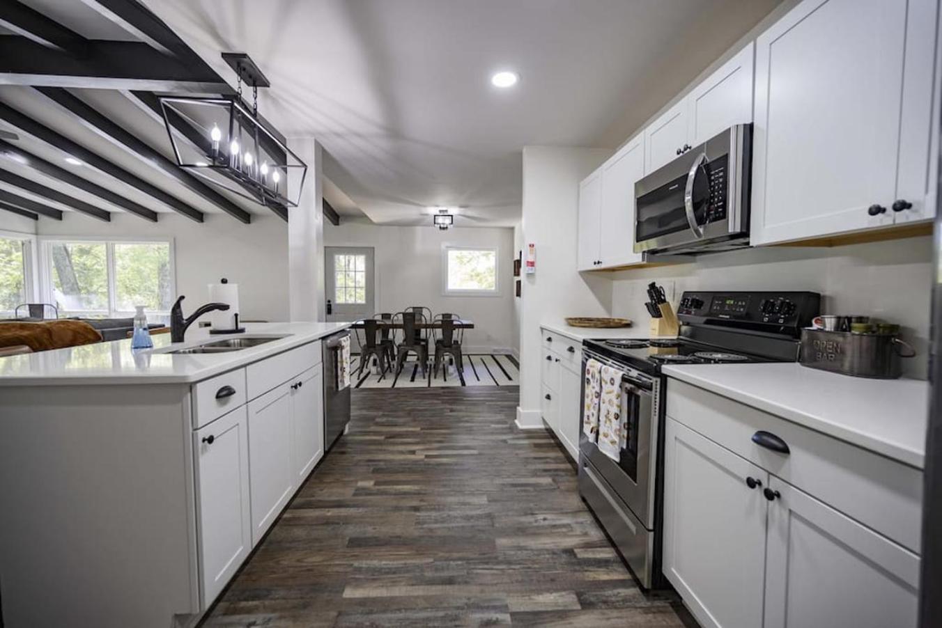 Winchester Gorgeous Renovated Home With Large & Private Lot מראה חיצוני תמונה