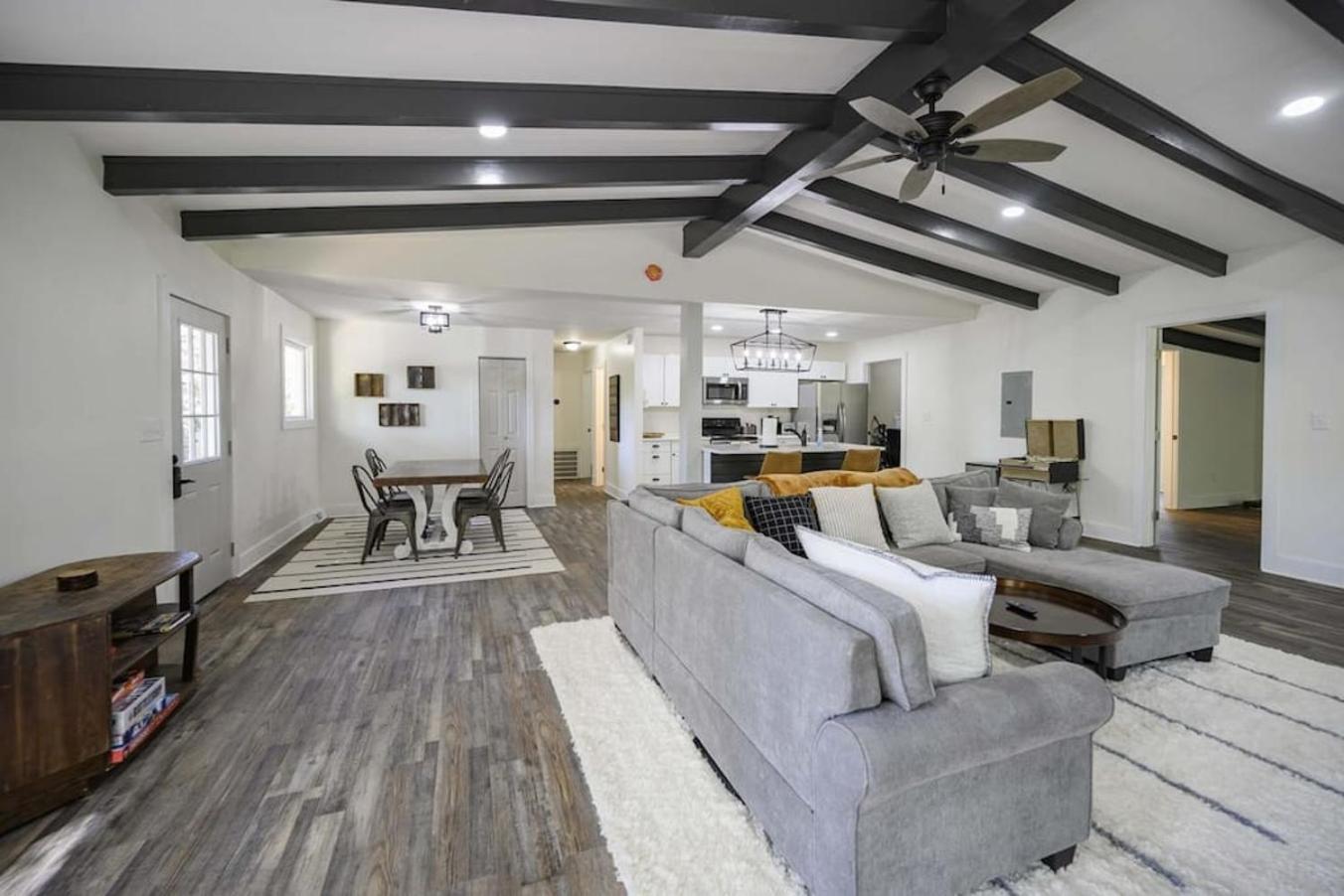 Winchester Gorgeous Renovated Home With Large & Private Lot מראה חיצוני תמונה
